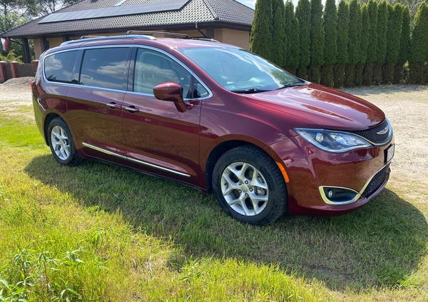 Chrysler Pacifica cena 115000 przebieg: 170000, rok produkcji 2018 z Myszków małe 781